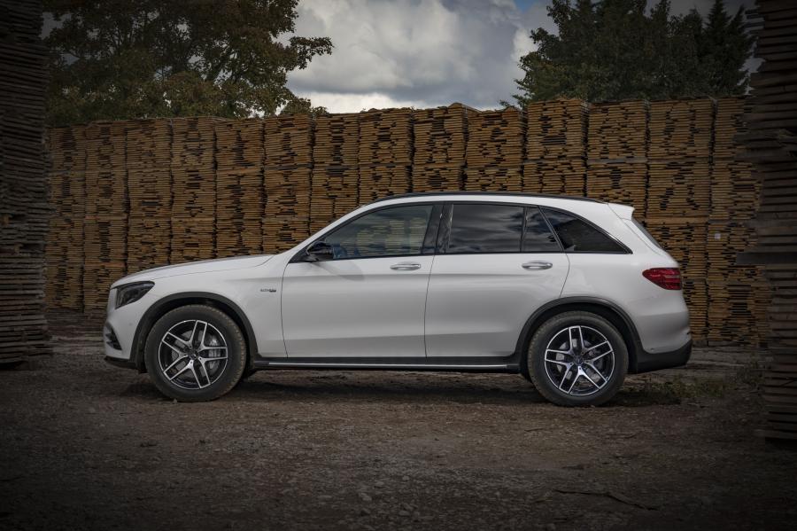  Mercedes-AMG GLC43 4Matic 2016 года  (UK) (фото 15 из 30)